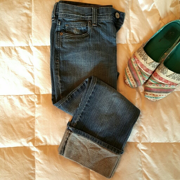 Low Rise Crop Jeans- Like New!  Size 6