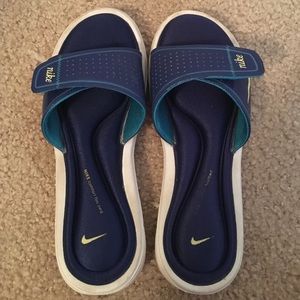 Nike slide on shoes