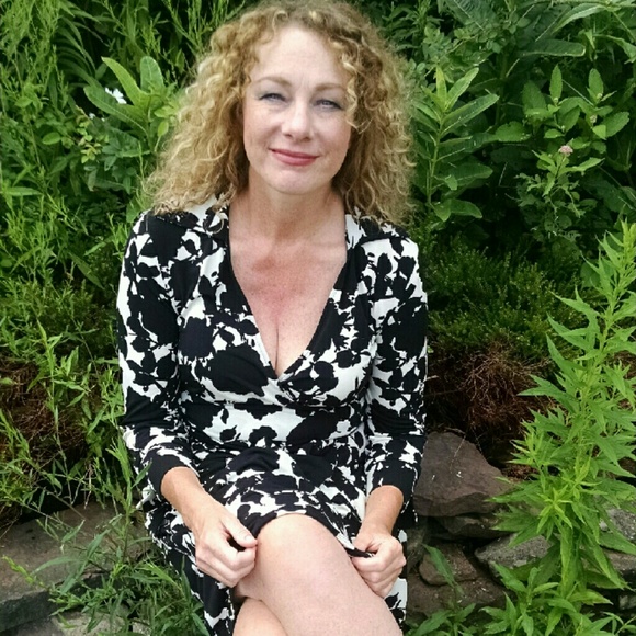 Meet your Posher, Diana - Picture 3 of 4