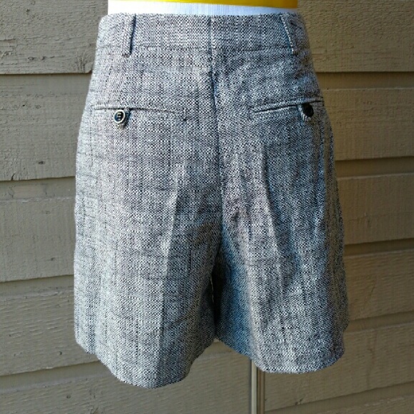 H&M High-Waisted Shorts - Picture 3 of 4