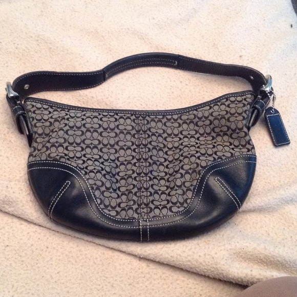 Coach Handbags - 💥PRICE DROP💥 Black Coach Purse