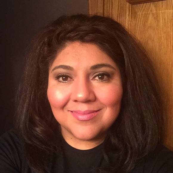 Meet your Posher, Lorena - Picture 1 of 1