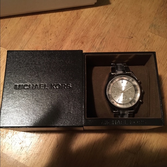 BNWT MICHAEL KORS WATCH