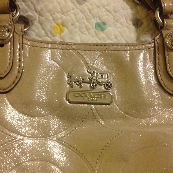 Beige coach purse - Picture 2 of 4