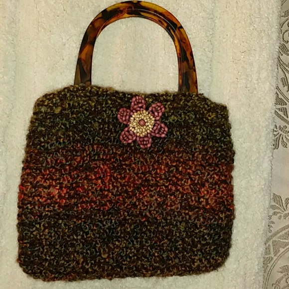 Knitted purse