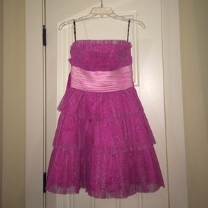 Betsy Johnson Short Prom Dress