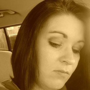 Meet your Posher, Mona