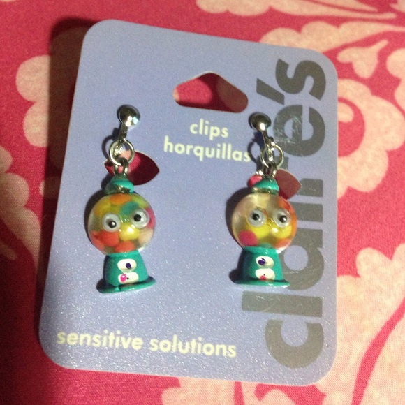 Clip on earrings gum ball. brand new.