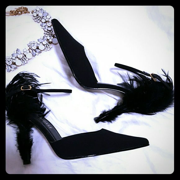 NWOT Feather Heels