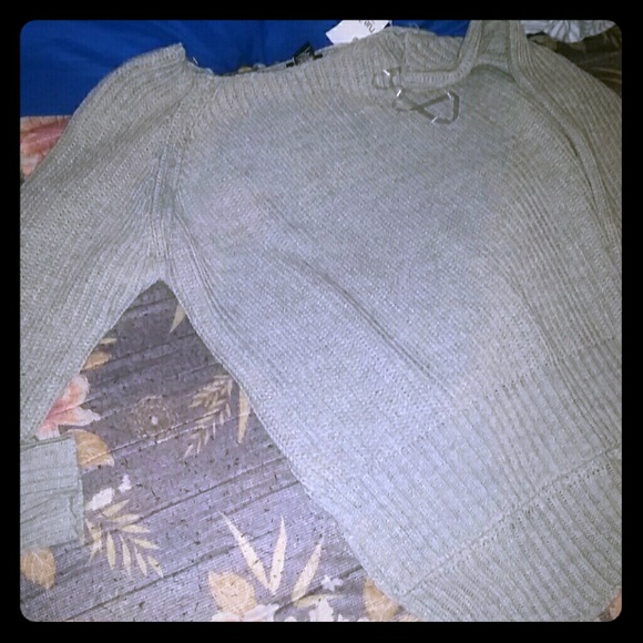 Knitted sweater - Picture 1 of 2