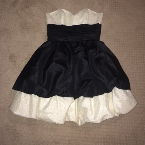 Betsey Johnson Short Prom Dress