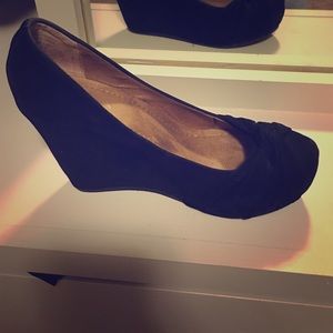 Women's wedge black shoes