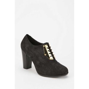 NWOT Urban Outfitters - Deena & Ozzy, size 7