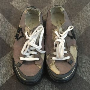 Green snakers