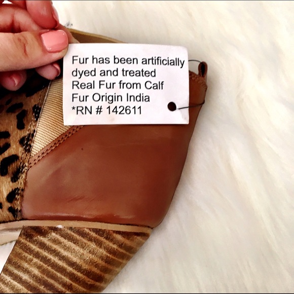 🚫SOLD🚫Charles David Animal Print Booties - Picture 3 of 4