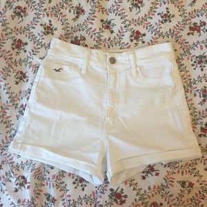 High waisted white Hollister denim shorts 25"