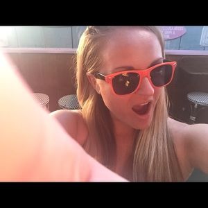 Meet your Posher, Lindsey