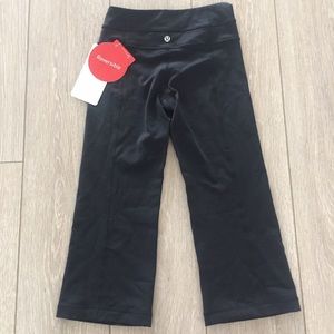 NWT Lululemon groove crop size 2 reversible