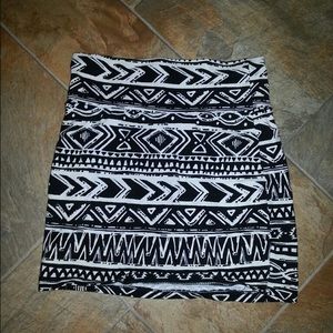 Black and white patterned pencil shirt