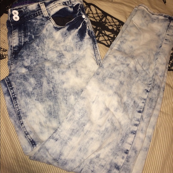 Acid Wash Jeans