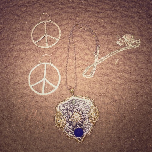 Lucky brand necklace and earrings