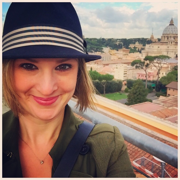 Meet your Posher, Lauralee