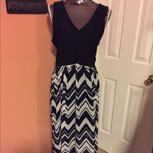 Navy and white maxi dress with slits Size 2X
