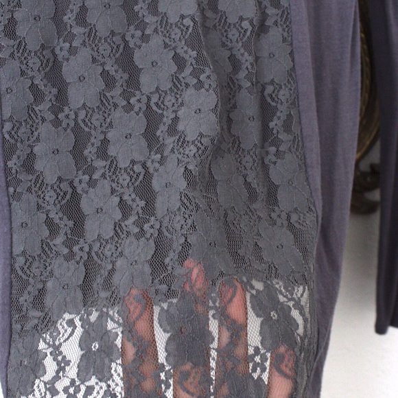 Lacy-backed long sleeve shirt - Picture 3 of 4