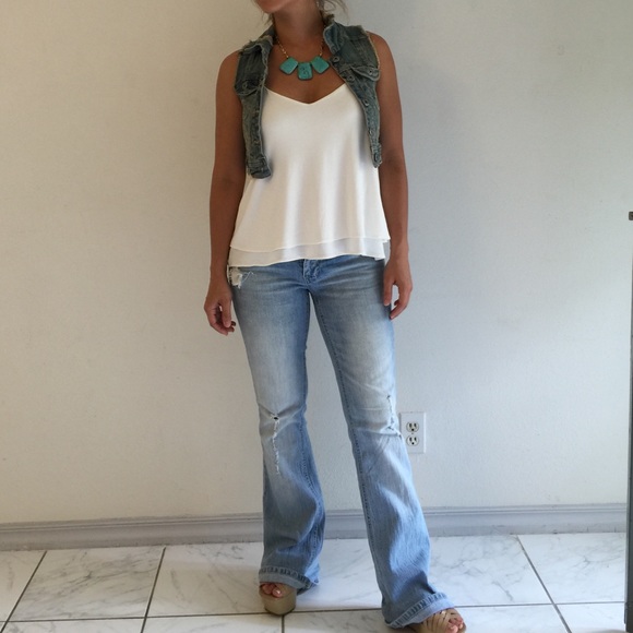 💥FLASH SALE💥Distressed Light Rinse Flare Jeans