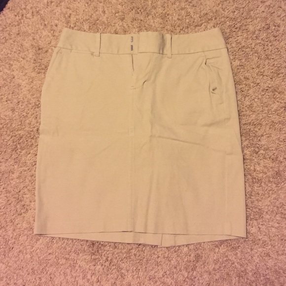 *5 for $20* Khaki skirt - Picture 1 of 2