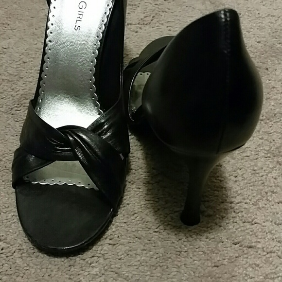 BCBGirls - Picture 4 of 4