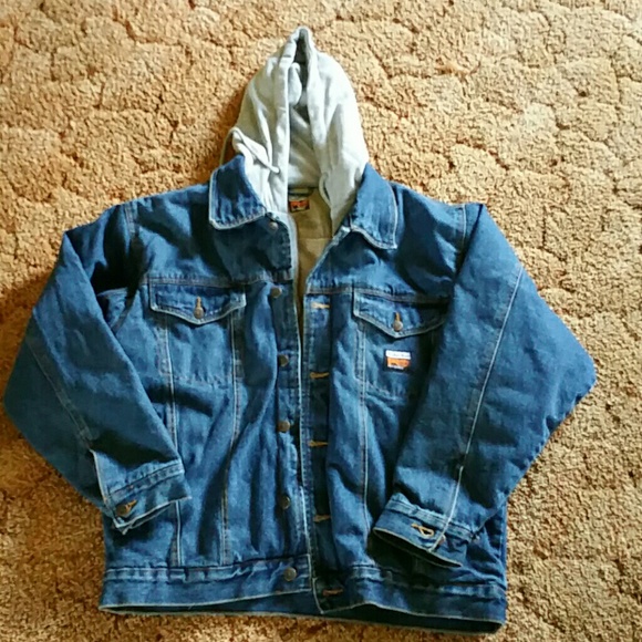 NWOT Mens warm and rugged lined denim jacket