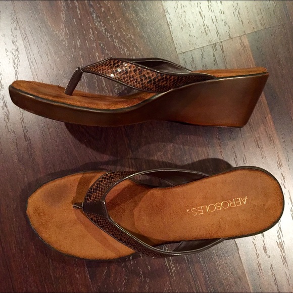 Aerosoles Wide Eyes Brown Snake Wedge Sandal