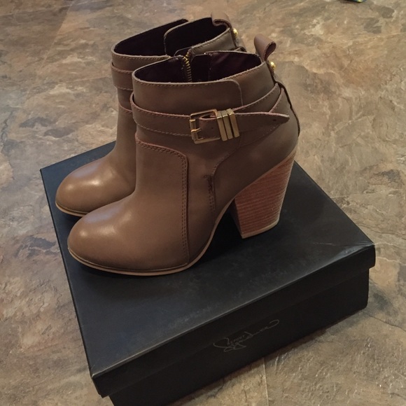 Tan booties brand new never worn - Picture 1 of 3