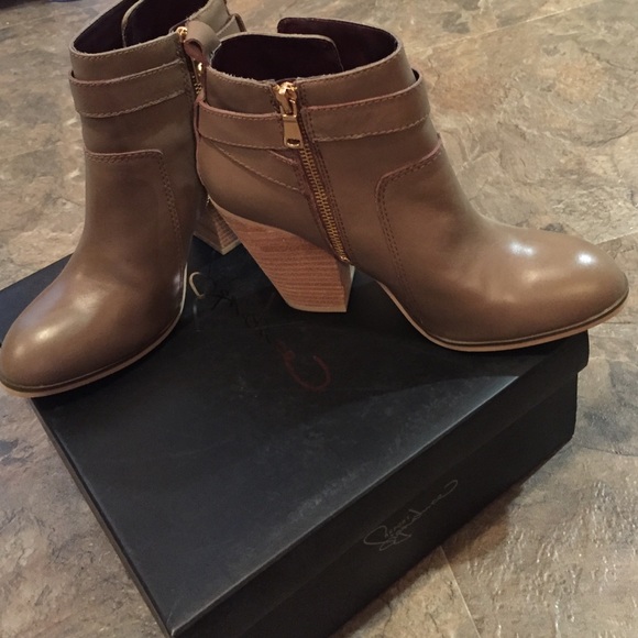 Tan booties brand new never worn - Picture 2 of 3
