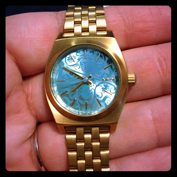 Nixon watch
