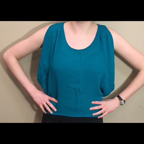 Nice flowing/fitted top