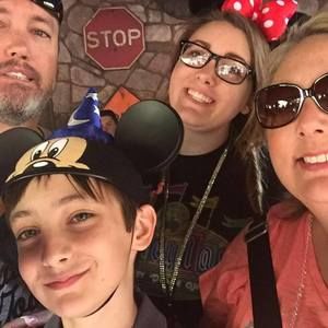 Meet your Posher, Troy