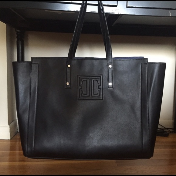 Black Leather shoulder bag - SALE!! 👜🌟