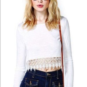 Long sleeve designed crop top