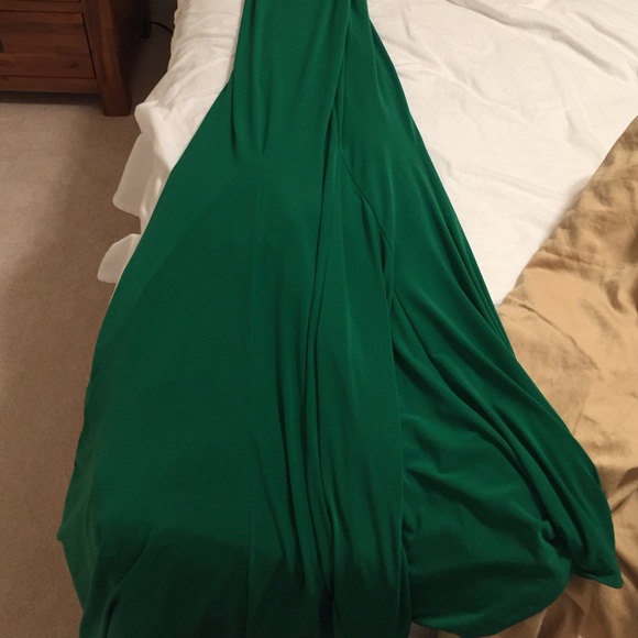 One Shoulder Green Gown with Cut-Out - Picture 4 of 4