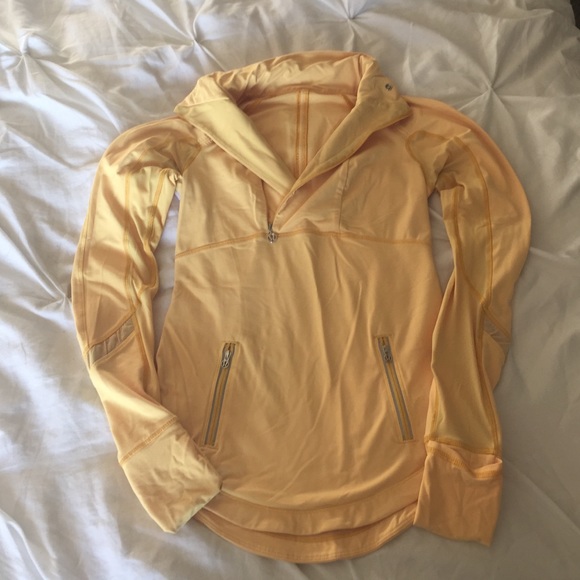 Lululemon base runner 1/2 zip