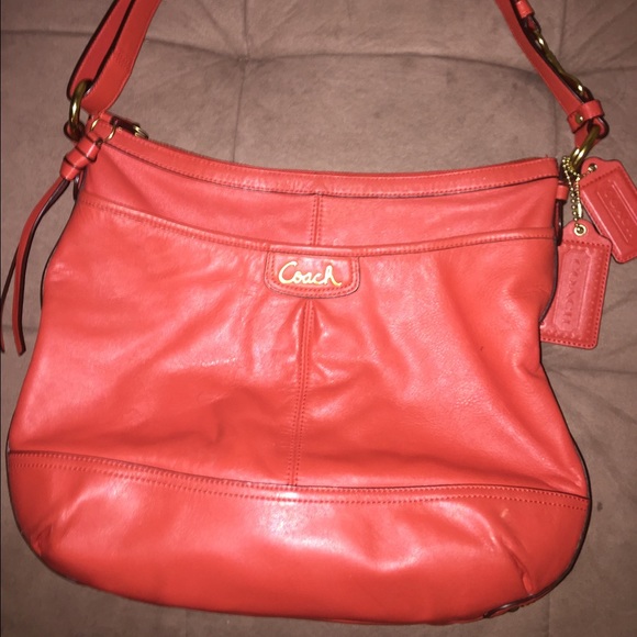 🌸 Leather Coach shoulder bag 🎉 - Picture 1 of 5