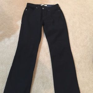 Black Levis 525 straight leg size 6 short