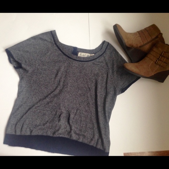 Navy spring sweater NWOT.