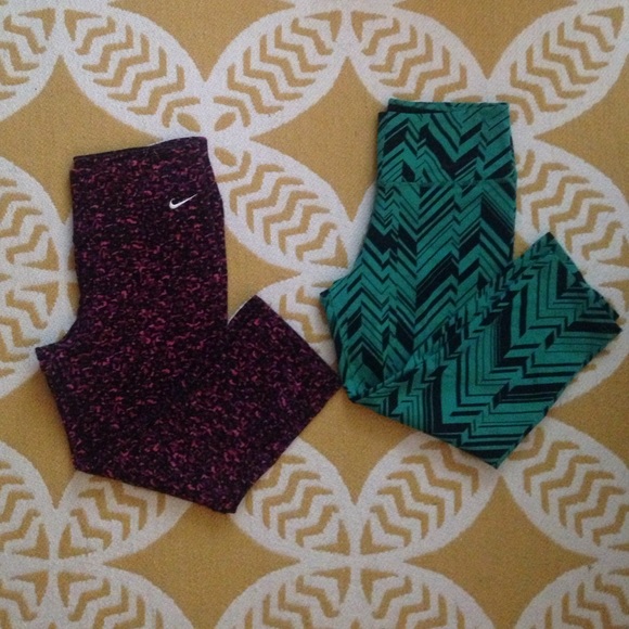 Nike crop leggings bundle for @tamara526