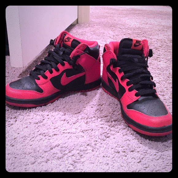 NIKE SNEAKER 80% new