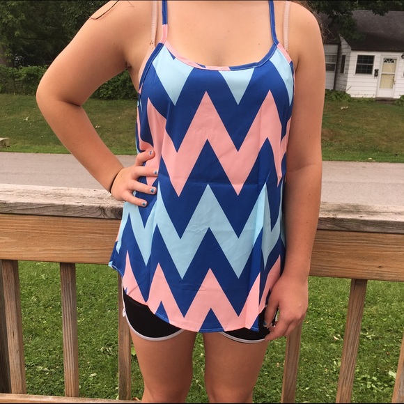 Last One!! A 5 🌟! Chevron Tank in Blue! NEW! - Picture 3 of 4