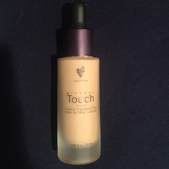 Younique liquid foundation