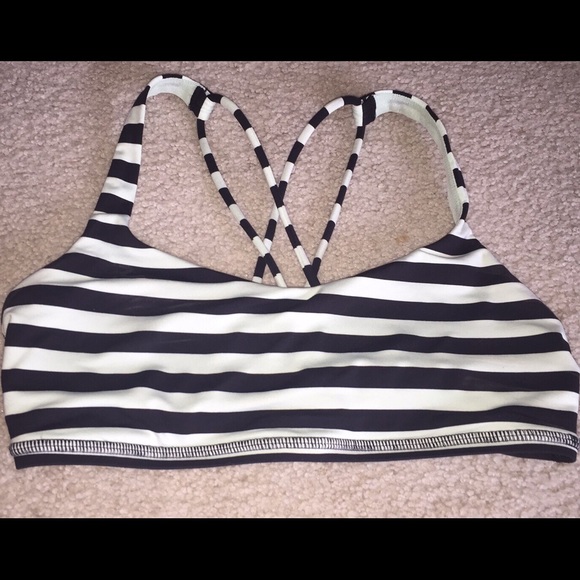 Lululemon Free to Be sports bra